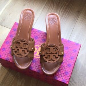 Women’s wedge sandal